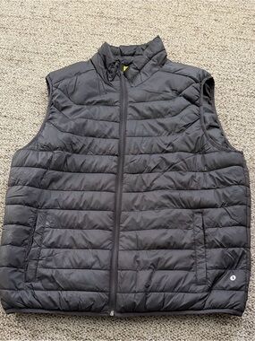 Xersion Black Quilted Puffer Vest - Zip Front